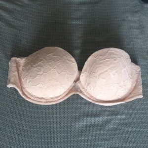 32A Strapless pale pink lace bra